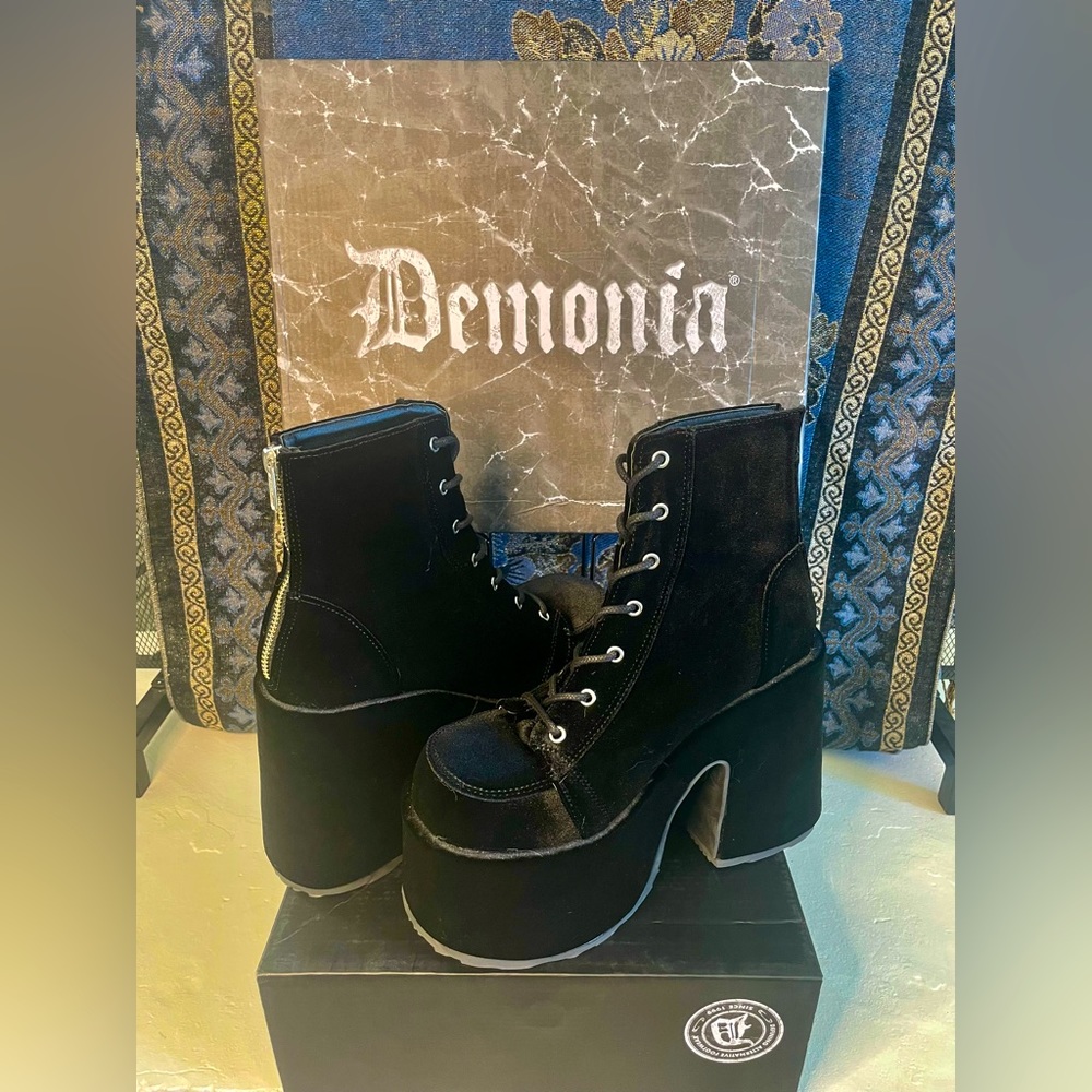 NEVER WORN BEFORE! Size 8 Camel-203 Black Velvet Demonias.